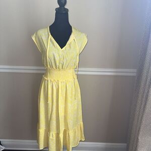 Women’s Midi Dress V Neck Yellow Floral Soft Romantic Size Small Spring Summer